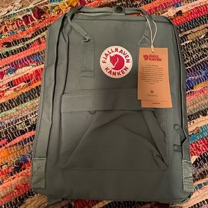 NWT fjallraven kanken bookbag